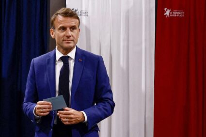 Cosa farà Macron se Barnier cade? Francia, dal governo di coalizione al tecnico